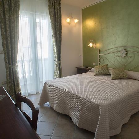 B&B Corte Dell' Immacolata ตาเวียโน ภายนอก รูปภาพ